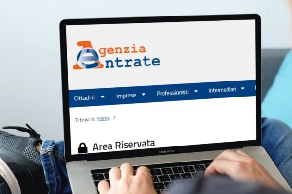 Agenzia delle Entrate, dal 1° ottobre si accede ai servizi online solo con Spid, Carta di identità elettronica e Cns